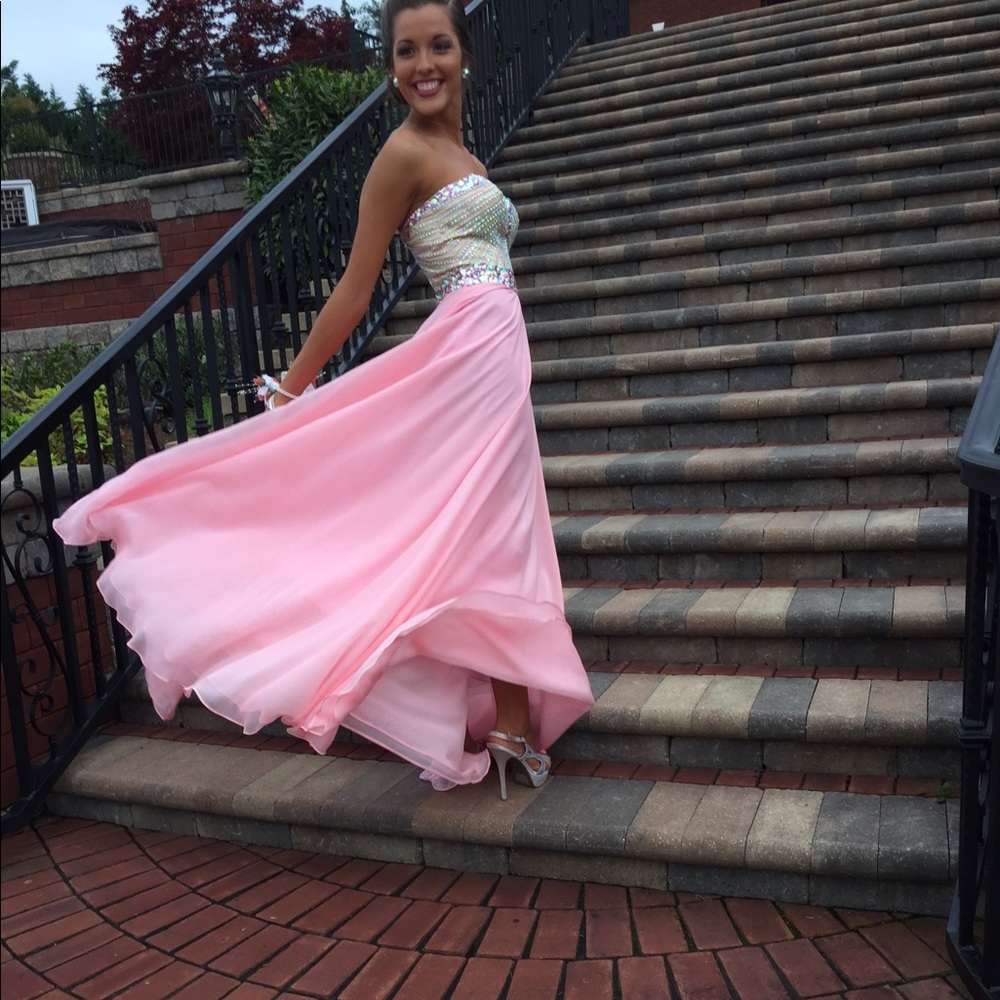 Baby pink Sherri hill prom dress 💕